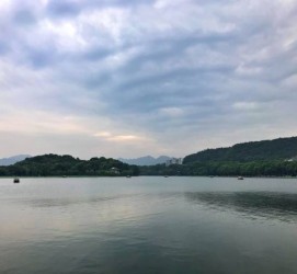 阿坝杭州自助游(杭州自助游旅游攻略)