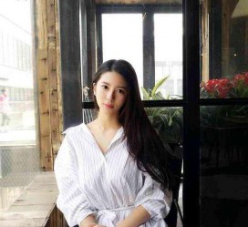 阿坝女友兼职模特的小说(女友兼职模特的小说保举)