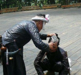 阿坝欲带老伴游遍中国(带着老伴去旅游)