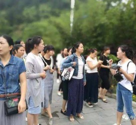 阿坝中国的曲男伴游的简单介绍