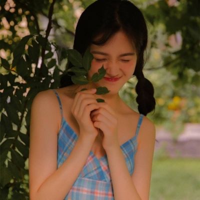 阿坝伴游女生柳如烟的资料