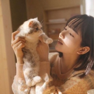 阿坝伴游女生邓珊珊的资料