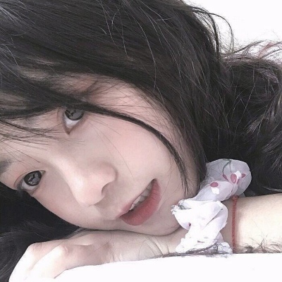 阿坝伴游女生柳依依的资料