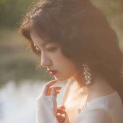 阿坝伴游女生雷花蕊的资料