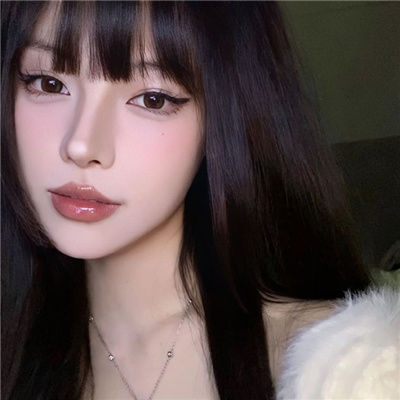 阿坝伴游女生钟晚意的资料