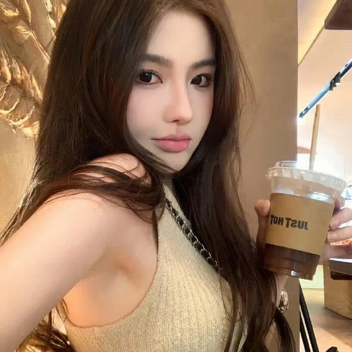 阿坝伴游女生阿丽米热·艾美尔的资料
