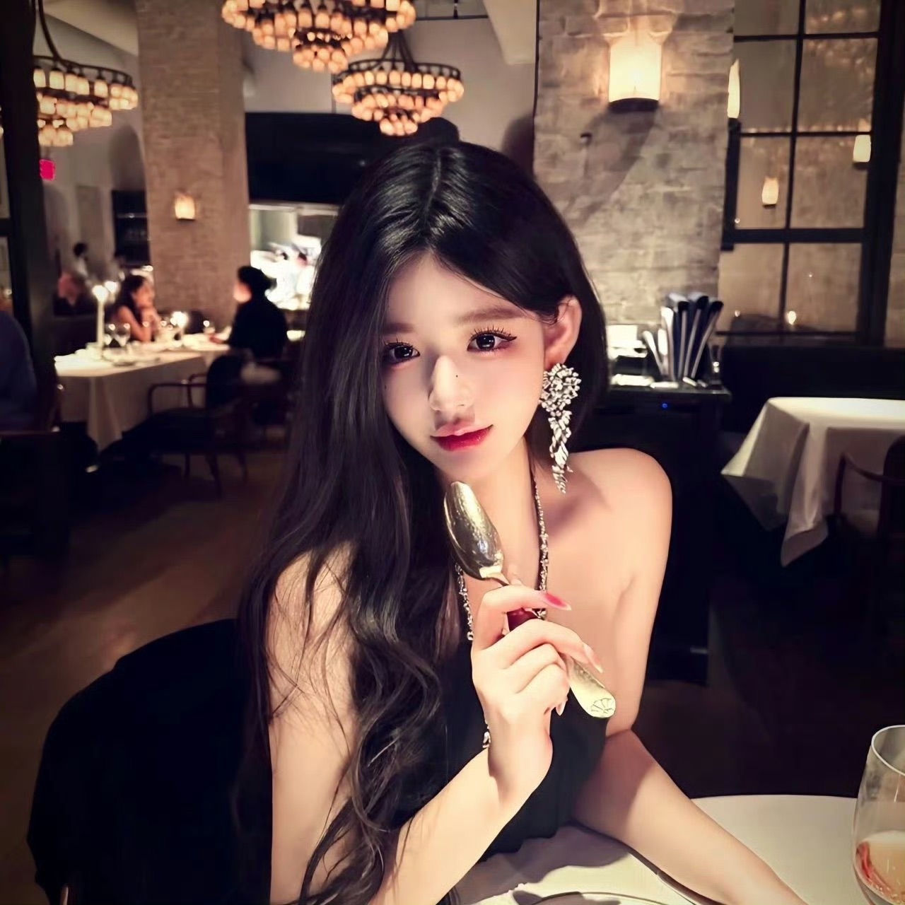 阿坝伴游女生蓝盈盈的资料