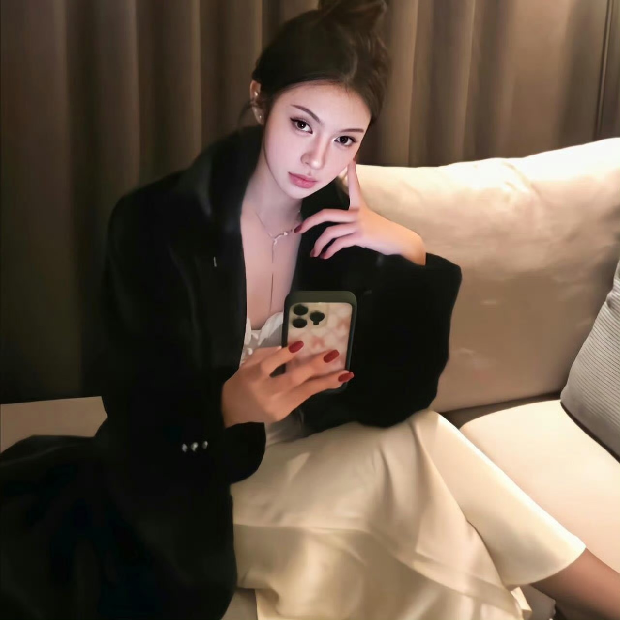 阿坝伴游女生周语言的资料
