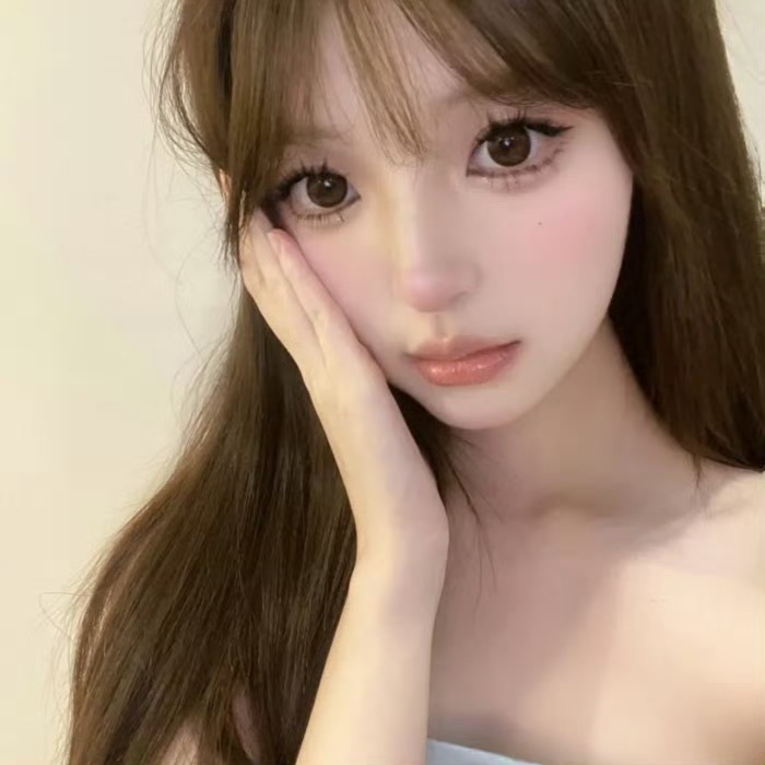 阿坝伴游女生星晚的资料