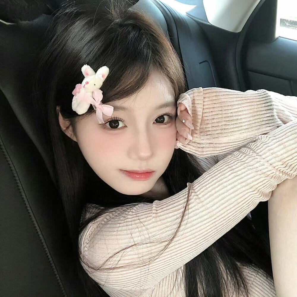 阿坝伴游女生沈欣白的资料