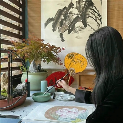 阿坝伴游女生源又菡的资料