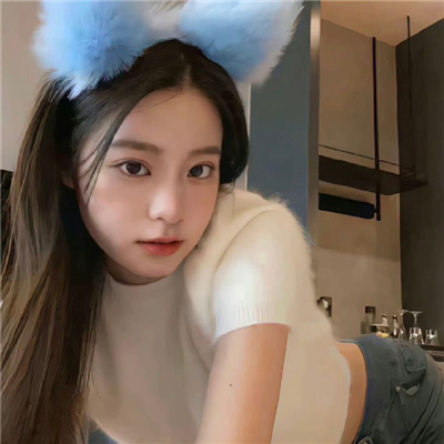 阿坝伴游女生苦霞辉